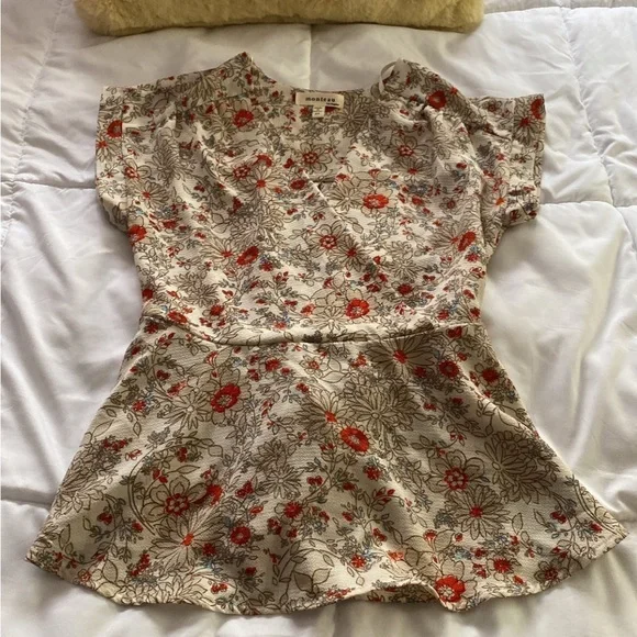Monteau Los Angeles floral blouse size medium - Picture 3 of 7